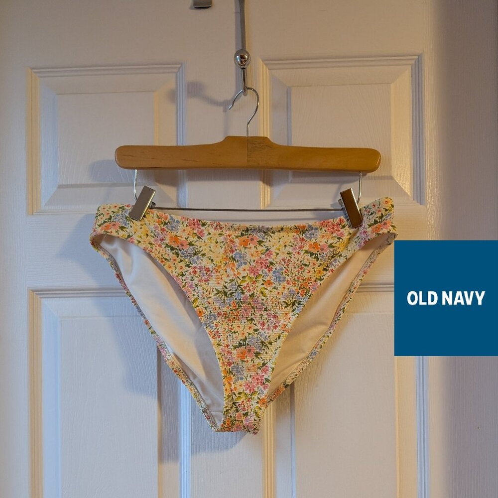 Mid-Rise Textured Bikini Swim Bottoms